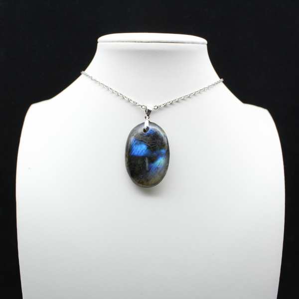 Ciondolo ovale in labradorite