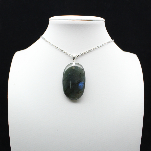 Ciondolo ovale in labradorite