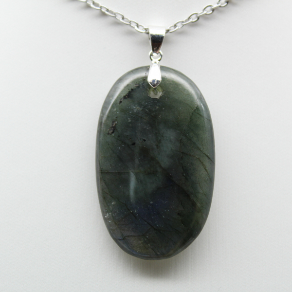Ciondolo ovale in labradorite