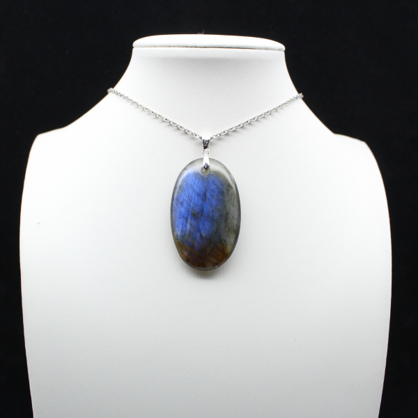 Ciondolo ovale in labradorite