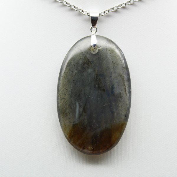 Ciondolo ovale in labradorite