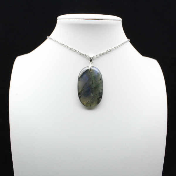 Ciondolo ovale in labradorite