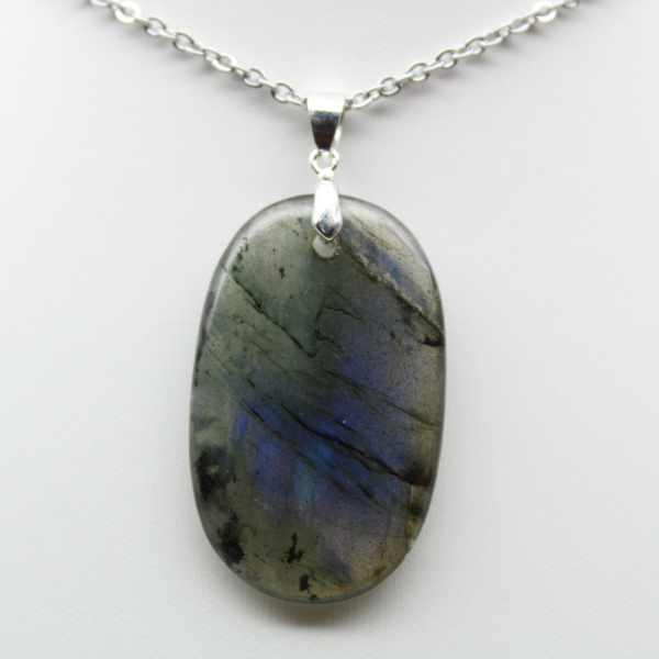 Ciondolo ovale in labradorite