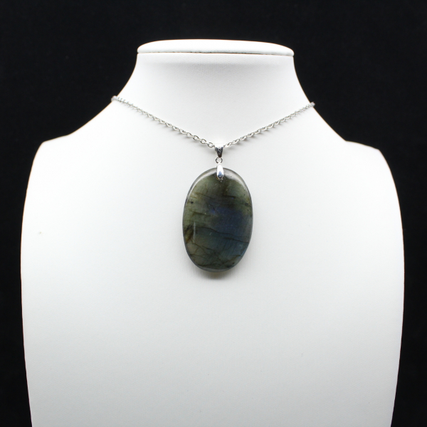 Ciondolo ovale in labradorite