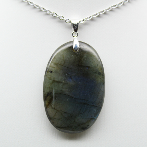 Ciondolo ovale in labradorite