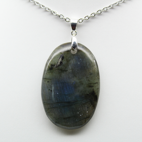 Ciondolo ovale in labradorite