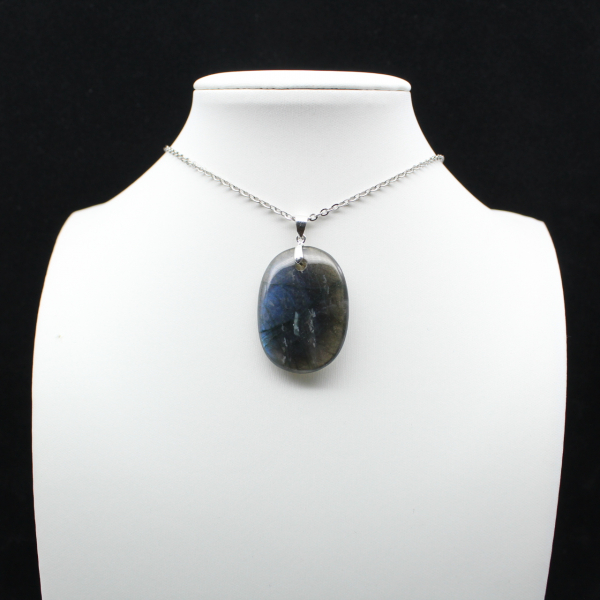 Ciondolo ovale in labradorite