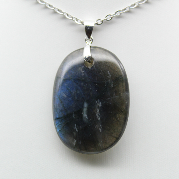 Ciondolo ovale in labradorite