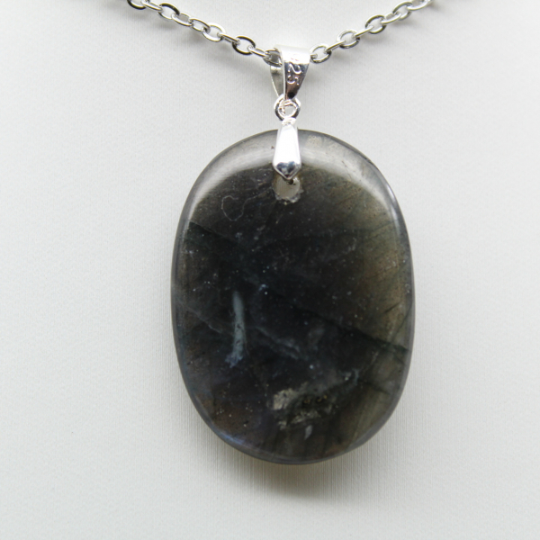 Ciondolo ovale in labradorite