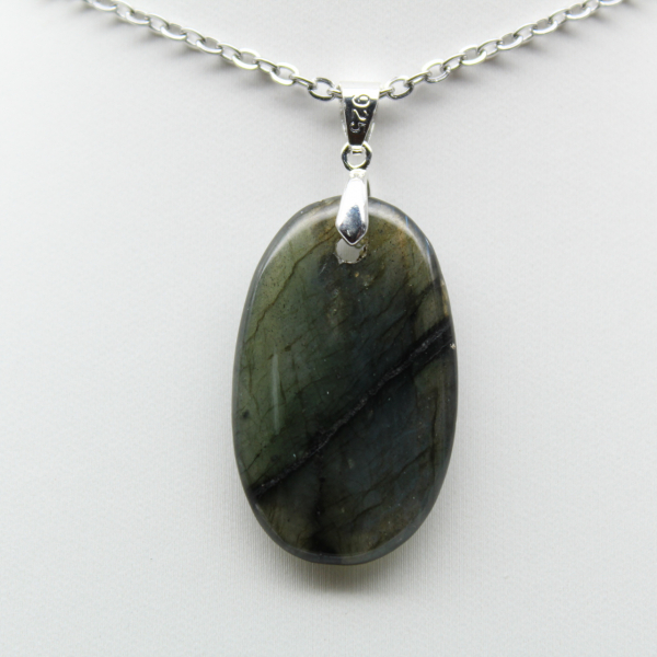 Ciondolo ovale in labradorite