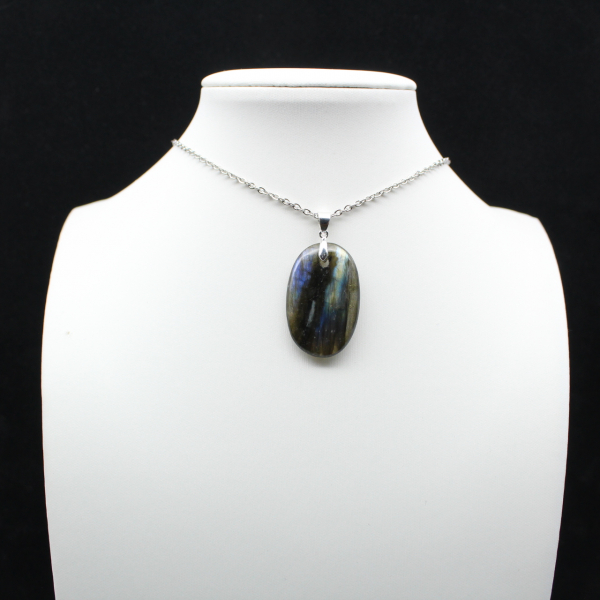 Ciondolo ovale in labradorite