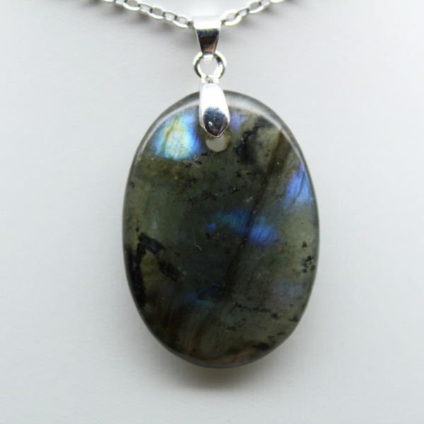 Ciondolo ovale in labradorite