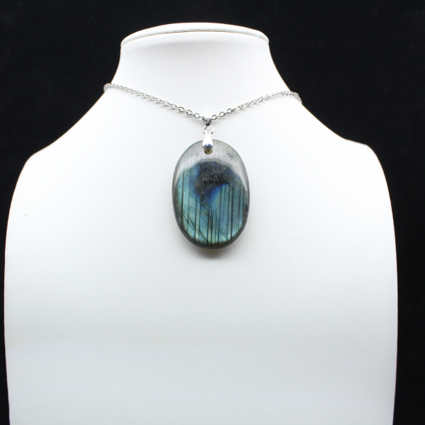 Ciondolo ovale in labradorite