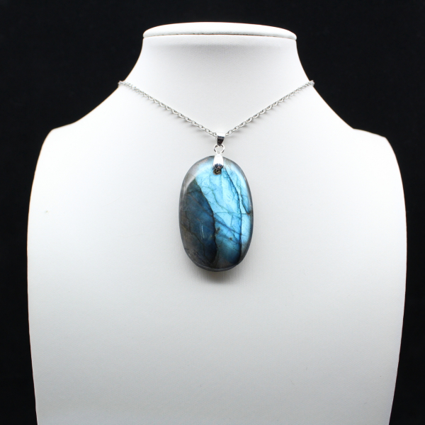 Ciondolo ovale in labradorite