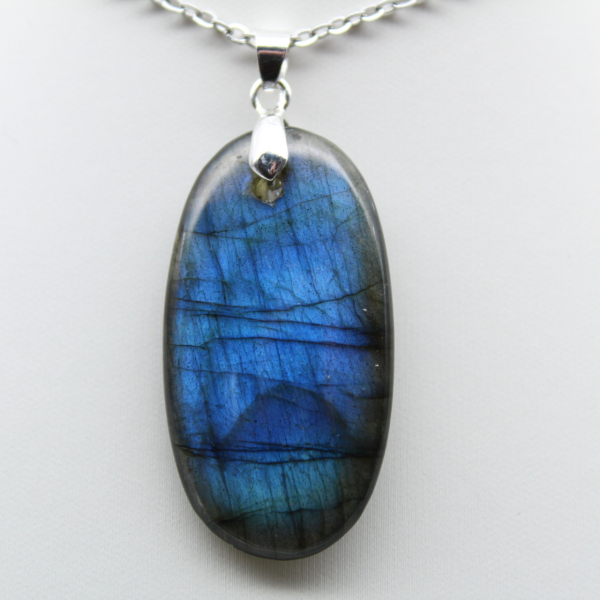 Ciondolo ovale in labradorite