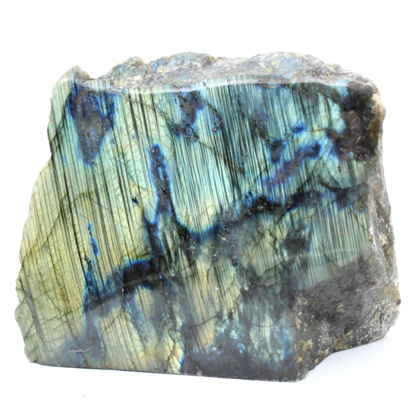 Labradorite lucidata da un lato