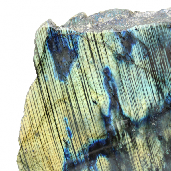 Labradorite lucidata da un lato