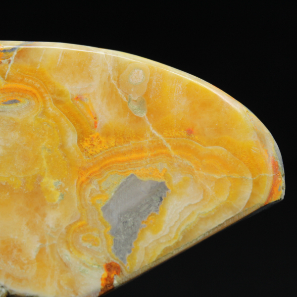 Grande decorazione in pietra naturale di diaspro a forma di calabrone