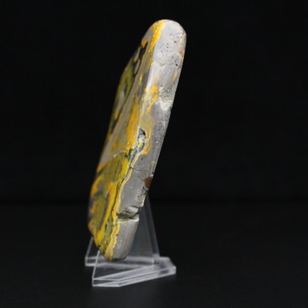 Ornamento di diaspro a forma di calabrone, lucido, colori vivaci