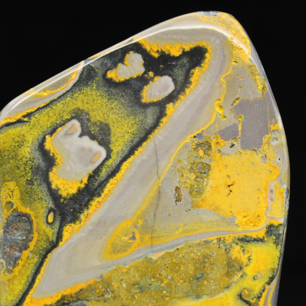 Ornamento di diaspro a forma di calabrone, lucido, colori vivaci