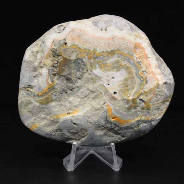 Ornamento a forma di calabrone in diaspro lucidato, Indonesia, raro