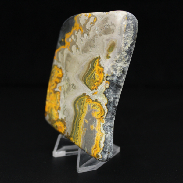 Piccolo ornamento a forma di calabrone in diaspro, autenticità