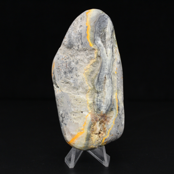 Ornamento naturale a forma di calabrone in pietra liscia diaspro