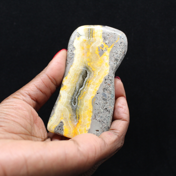 Pietra vulcanica liscia diaspro calabrone