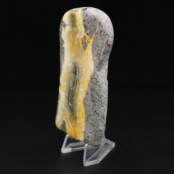 Pietra vulcanica liscia diaspro calabrone