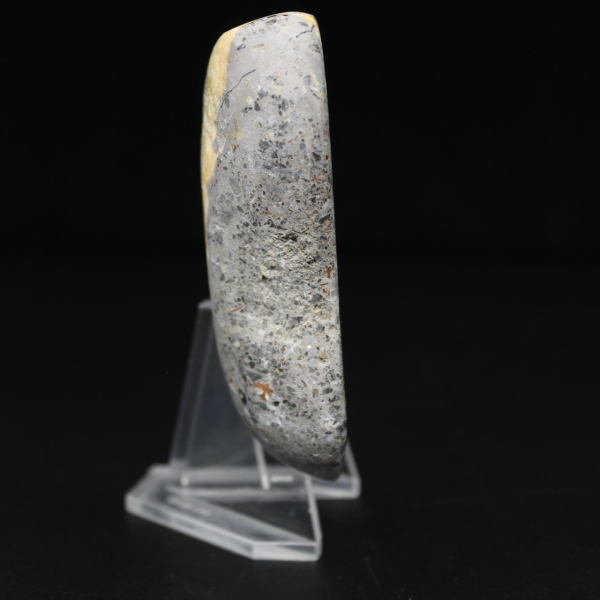 Piccola decorazione minerale a forma di calabrone in diaspro