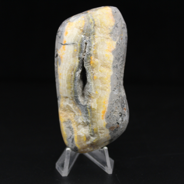 Piccola decorazione minerale a forma di calabrone in diaspro