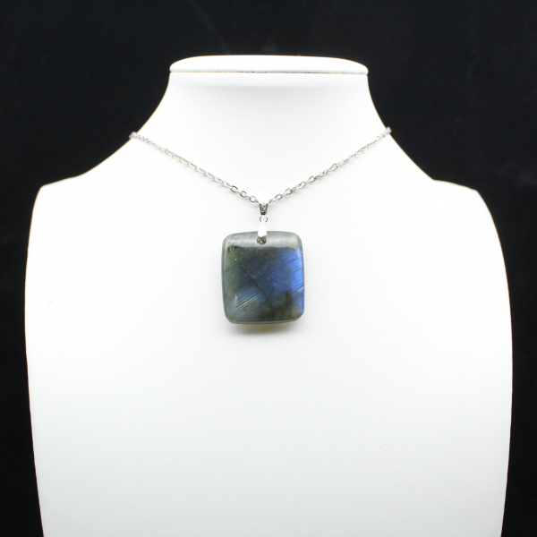 Ciondolo in labradorite quadrata