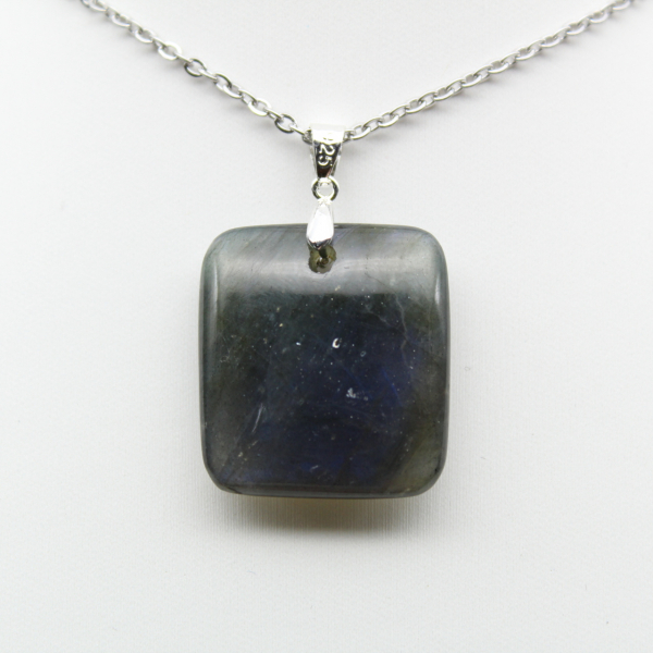 Ciondolo in pietra di labradorite quadrata