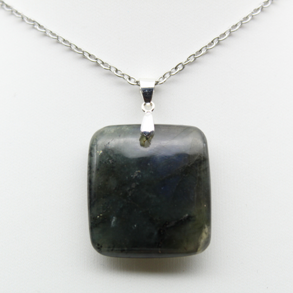 Ciondolo quadrato in labradorite