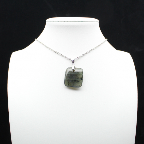 Ciondolo in labradorite quadrata