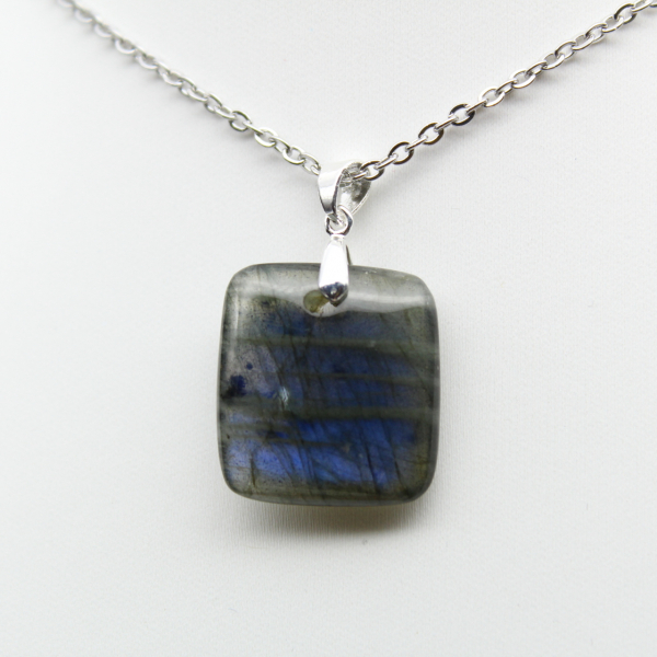 Ciondolo in labradorite quadrata