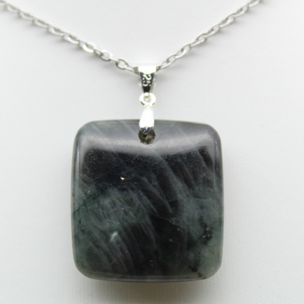 Ciondolo in labradorite quadrata