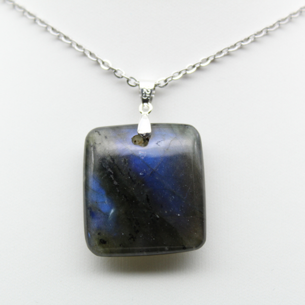 Ciondolo in pietra di labradorite quadrata