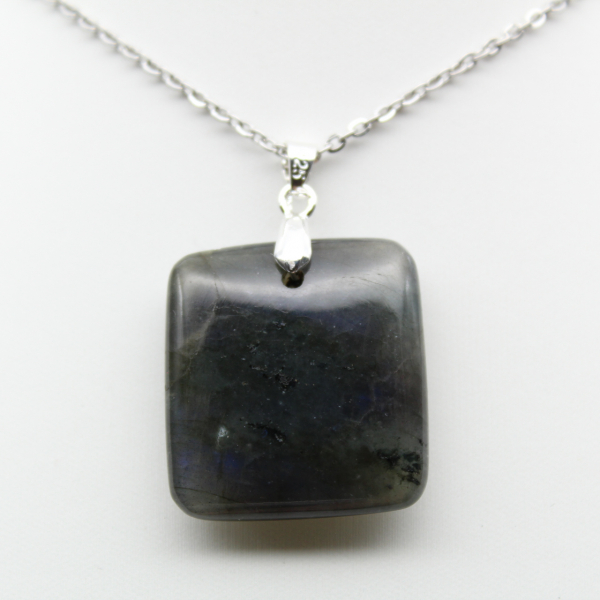 Ciondolo quadrato in labradorite del Madagascar