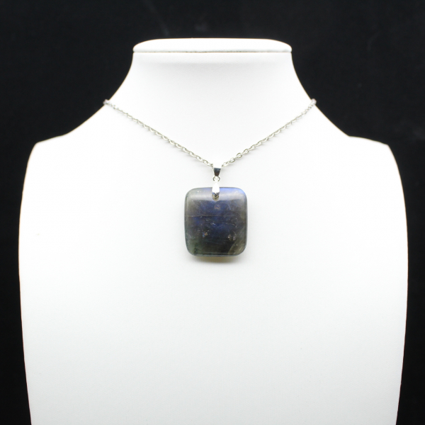 Ciondolo in labradorite quadrata