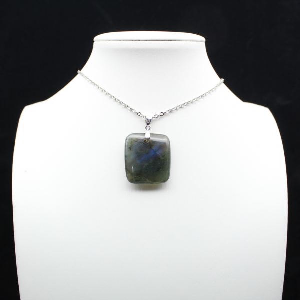 Ciondolo in labradorite quadrata