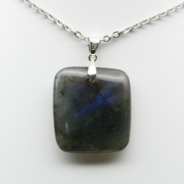 Ciondolo in labradorite quadrata
