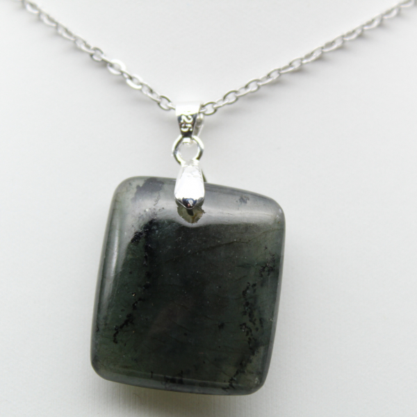 Ciondolo quadrato in labradorite naturale