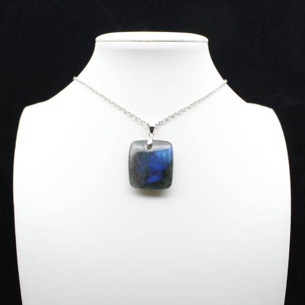 Ciondolo in pietra di labradorite quadrata