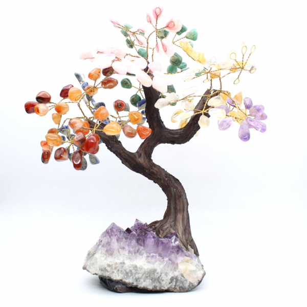 Albero minerale con base in ametista e foglie composte da vari minerali