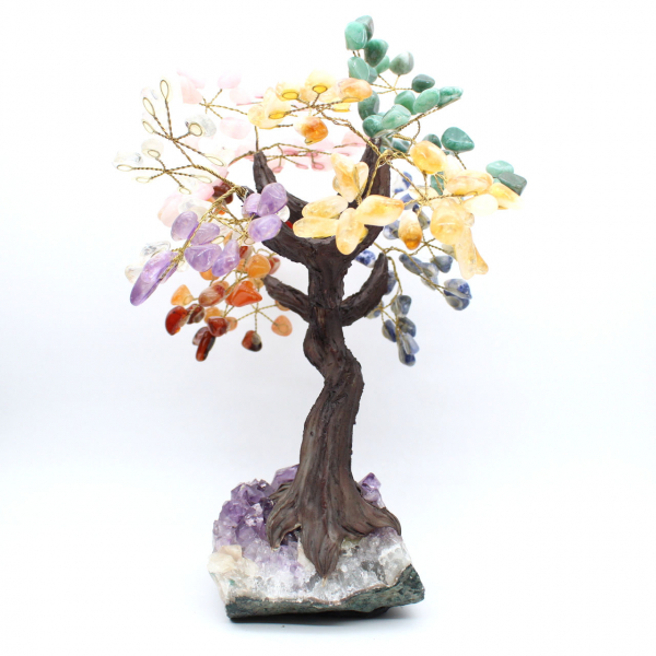 Albero minerale con base in ametista e foglie composte da vari minerali