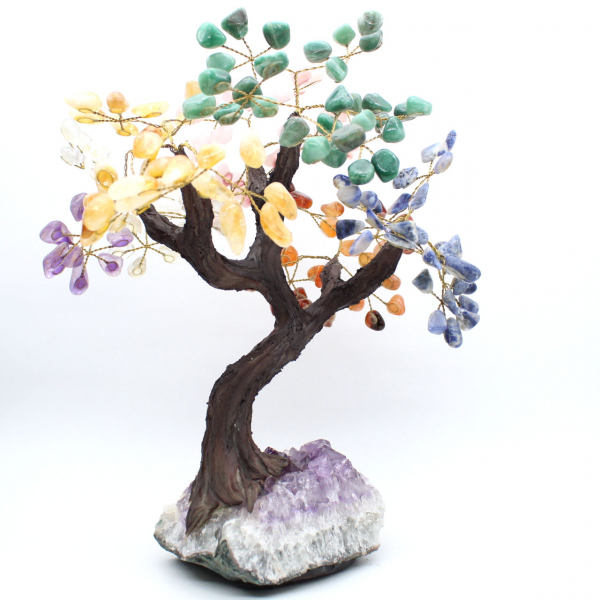 Albero minerale con base in ametista e foglie composte da vari minerali