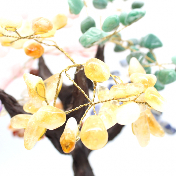 Albero minerale con base in ametista e foglie composte da vari minerali