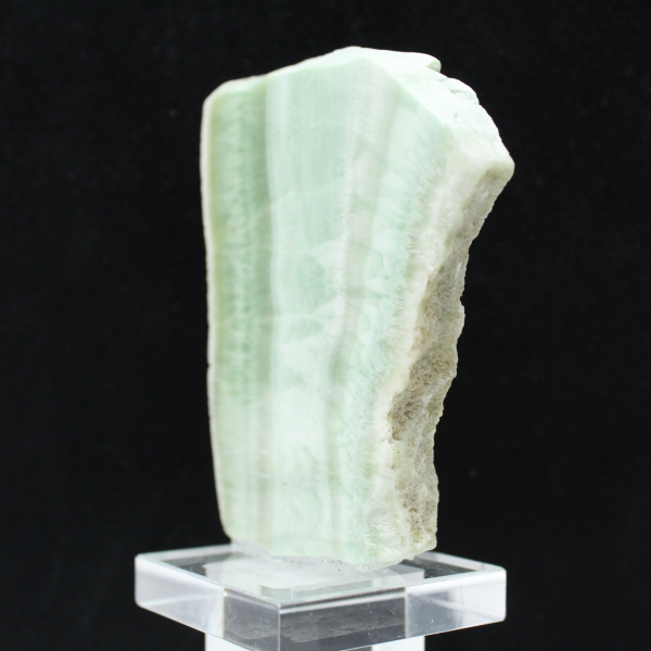 Fetta autentica e lucidata di pietra di Aragonite verde