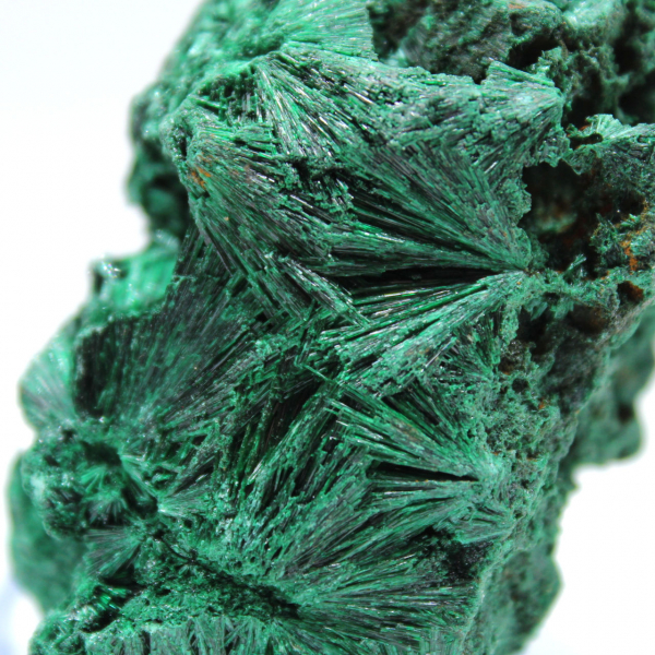 Pezzo di malachite fibrosa grezza Pezzo di malachite fibrosa grezza